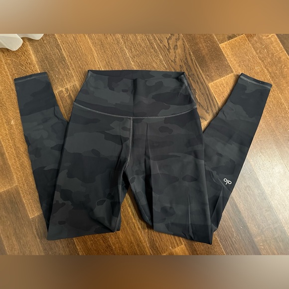 ALO High Waist Vapor Legging - Picture 4 of 5